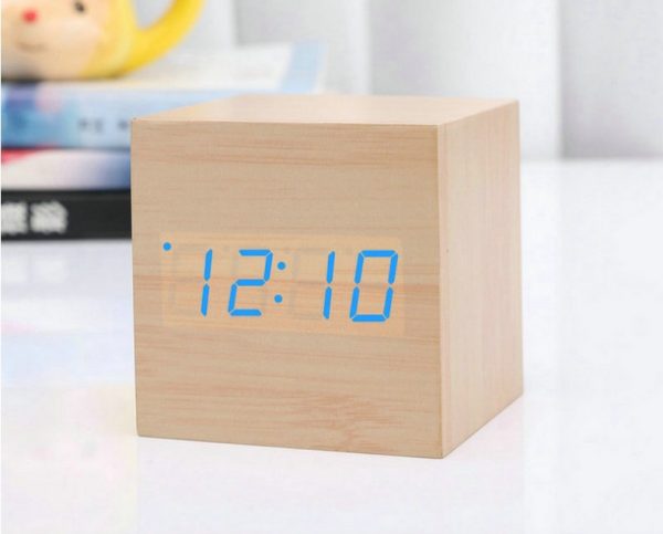 LED electronic clock 6x6x6cm