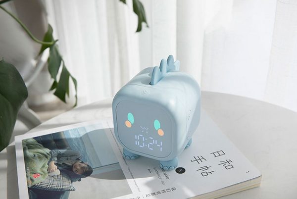 Fun dragon small alarm clock 8.8x11.8x11.5cm - Image 3