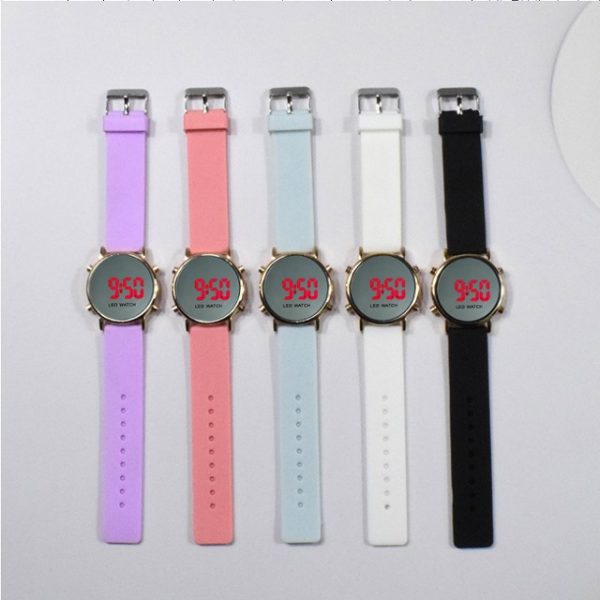 LED mirror electronic watch Dial: 3.7cm Watchband: 23.5x2x0.2cm